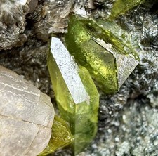 264 Gram Rare! Chrome Green Titanite Sphene Crystals on Matrix From Pakistan