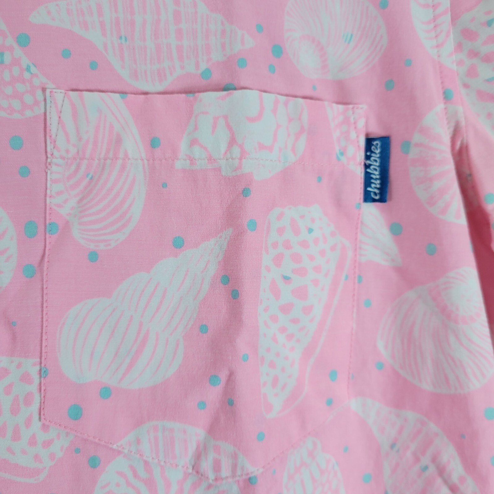 Chubbies Mens Button Pullover Shirt Seashells Pink Size MEDIUM Shell of Weekend image 2