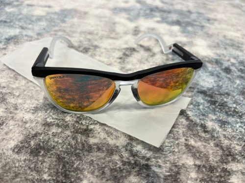 Oakley Frogskins Lite Prizm Sunglasses Matte Clear Frame W/ Red Lenses - Bild 2 von 2
