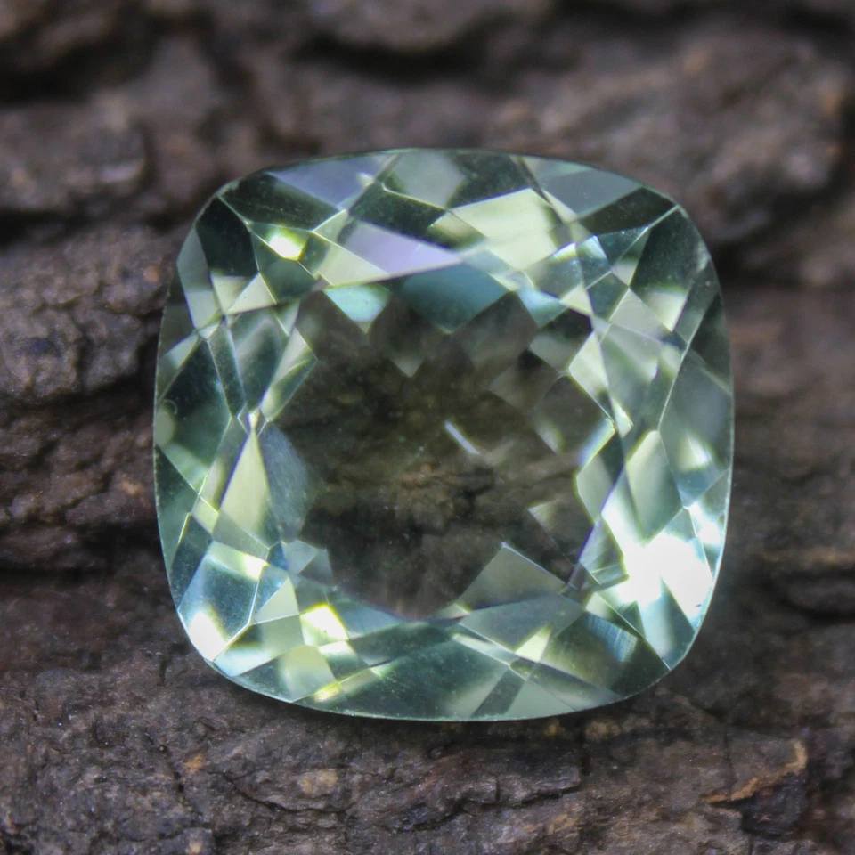 Natural Faceted Green Amethyst In Cushion Shape 9.75 Carat 14x14x8 mm Size - Image 3 of 4