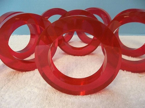 (2) Braccialetti Vintage NOS CRANBERRY Lucite Acrilico Braccialetti Estee Lauder - Foto 5 di 6
