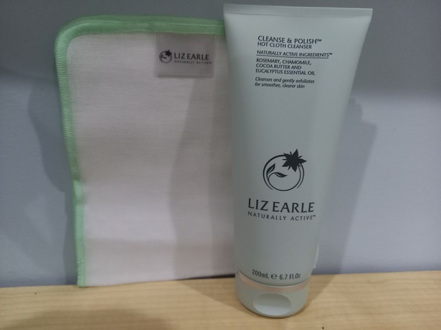liz earle face wash