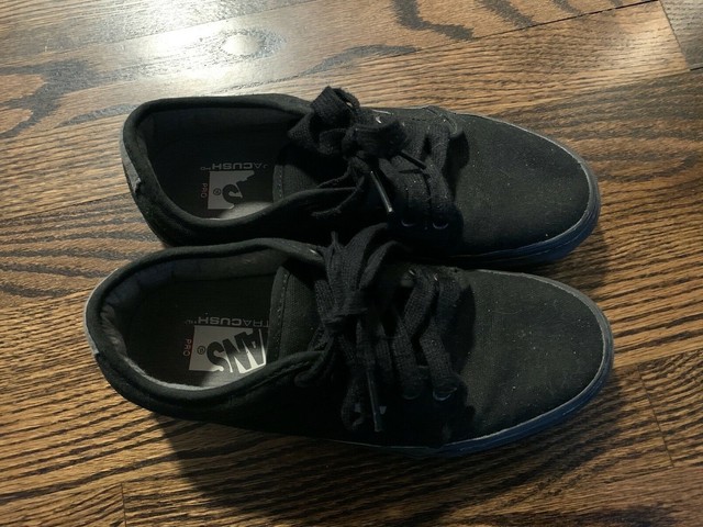 vans black skate shoes