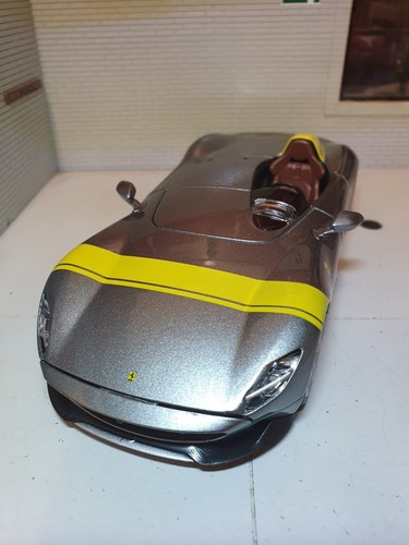 Ferrari Monza SP1 Plata Burago Detallado Escala Diecast 1:24 Modelo Coche 26027 - Imagen 7 de 13