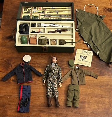 Vintage Original 1964 GI Joe Action Marine TM/R  Patent  Pending W/ Footlocker