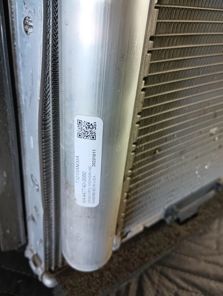 Condensador e ventilador de refrigeração para radiador de motor SUBARU OUTBACK 2024 USADO FABRICANTE DE EQUIPAMENTO ORIGINAL 73210AN00A - Imagem 4 de 4