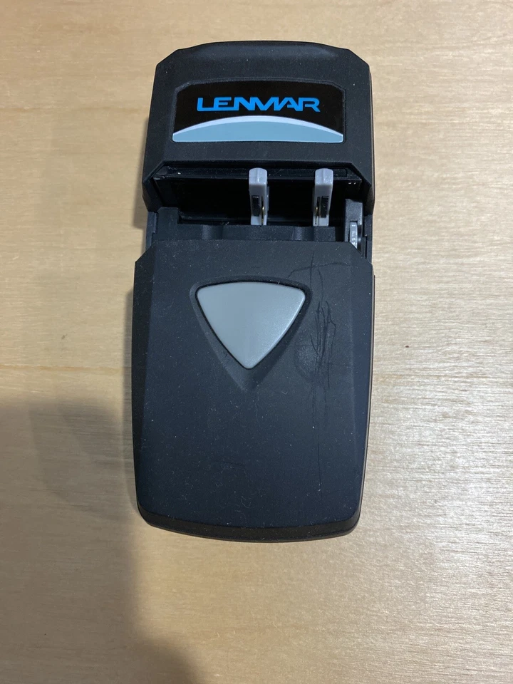 Lenmar (BCUNI2) Universal Charger With USB With LED Display For USA & EURO *Used - Image 3 of 3