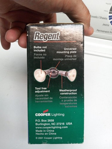 Cooper Lighting Regent Incandescent Plastic Floodlight Bronze PWT250BR NEW - Picture 2 of 4
