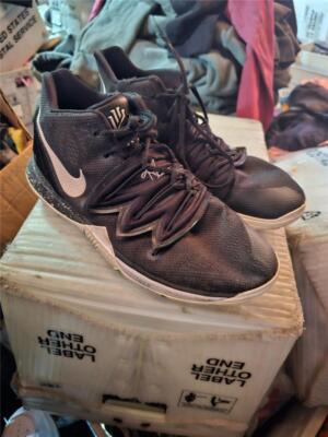 Nike Jordan Kyrie 5 GS Basketball Sneakers AQ2456-901 Black Magic Sz 7Y