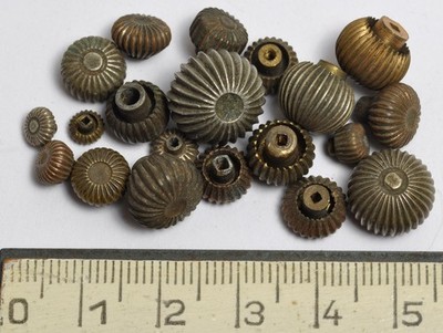 20 Stk. Antiker Taschenuhr Aufzugskrone. Vintage pocket watch crown lot, 20 pcs.