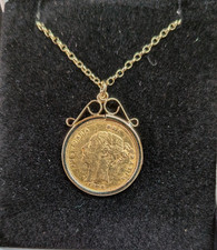 1884 22ct Gold Queen Victoria Half Sovereign 9ct Gold Pendant & 20" Chain