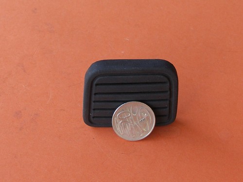 PEDAL RUBBER PAD BRAKE CLUTCH HOLDEN FRONTERA JACKAROO RODEO SHUTTLE GREAT WALL - Picture 3 of 3