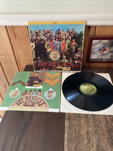 The Beatles Sgt. Pepper LP 1967 pressing with insert sheet of cutouts - 第 1/9 張圖片