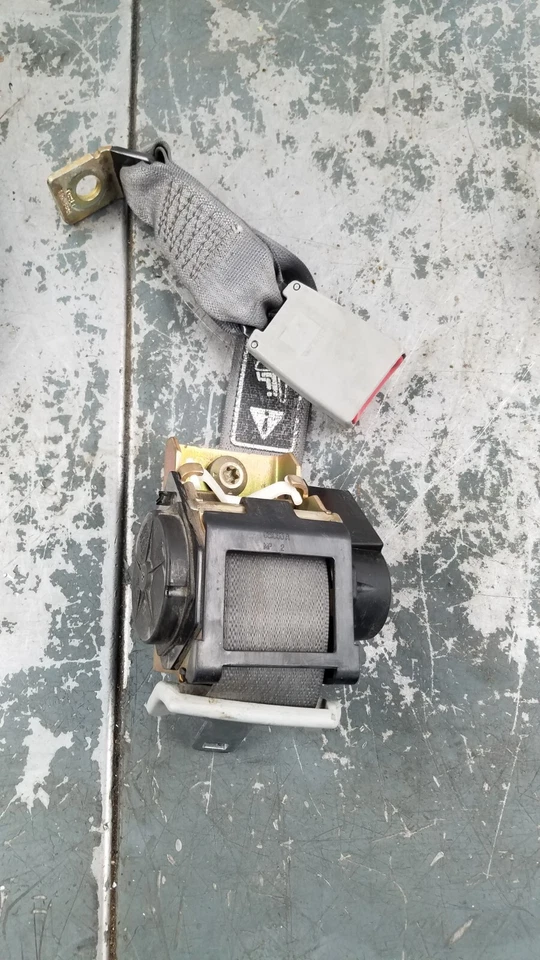 2004 03 04 Mercury Marauder Seat Belt Set #2369 VV6 - Image 3 of 4