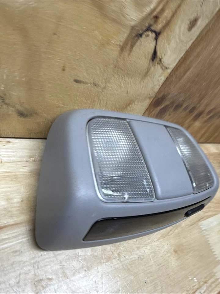 2002-2004 Nissan Xterra Frontier OVERHEAD MAP DOME INTERIOR LIGHT GREY OEM - Изображение 3 из 4