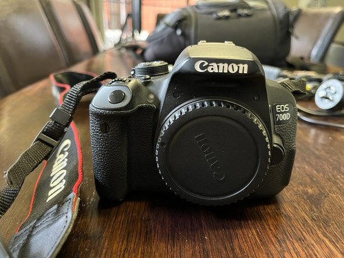 Canon 700D camera + lenses + many accessories - Picture 7 of 8