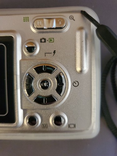 Polaroid A310 Digital Camera - Silver Parts Not Working with Front Case No Power - Picture 5 of 8