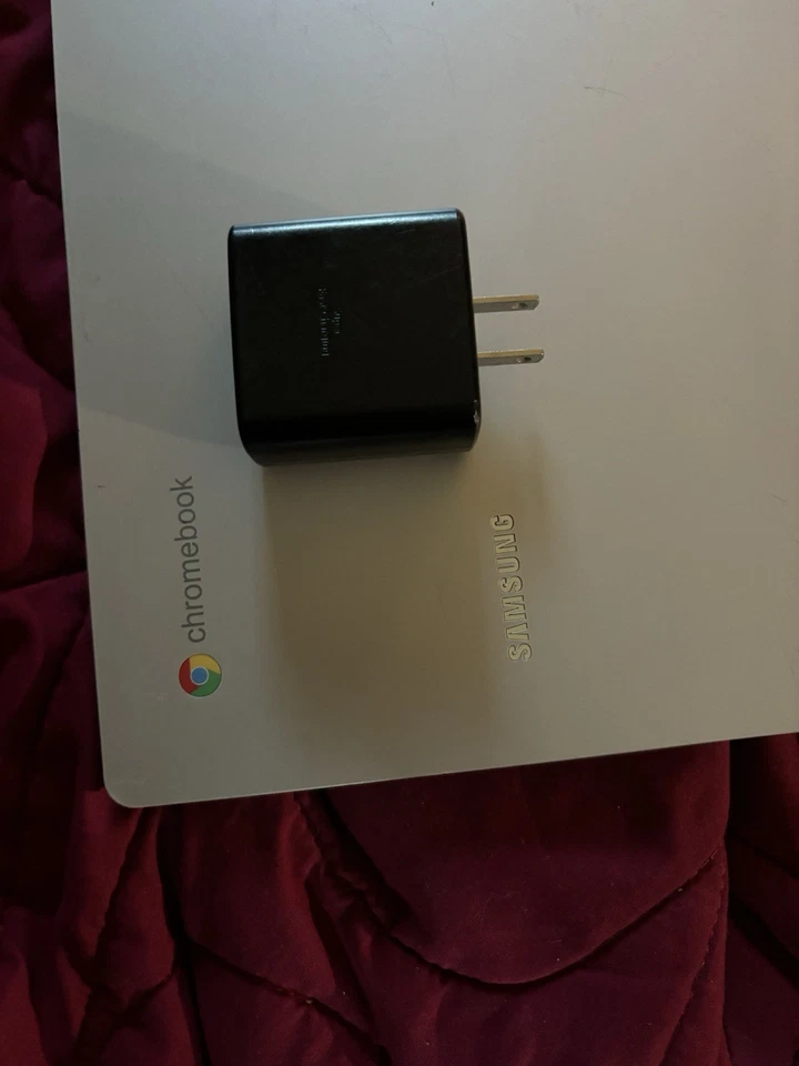 Samsung Galaxy Chromebook 2 Intel Celeron plateado 11,6 pulgadas con adaptador original Foto 4 de 4