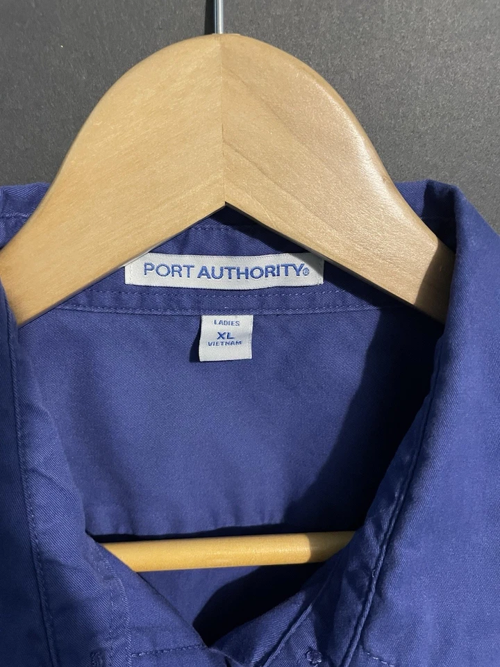 Camisa para mujer Port Authority azul manga 3/4 sin hierro con botones talla XL Foto 3 de 3