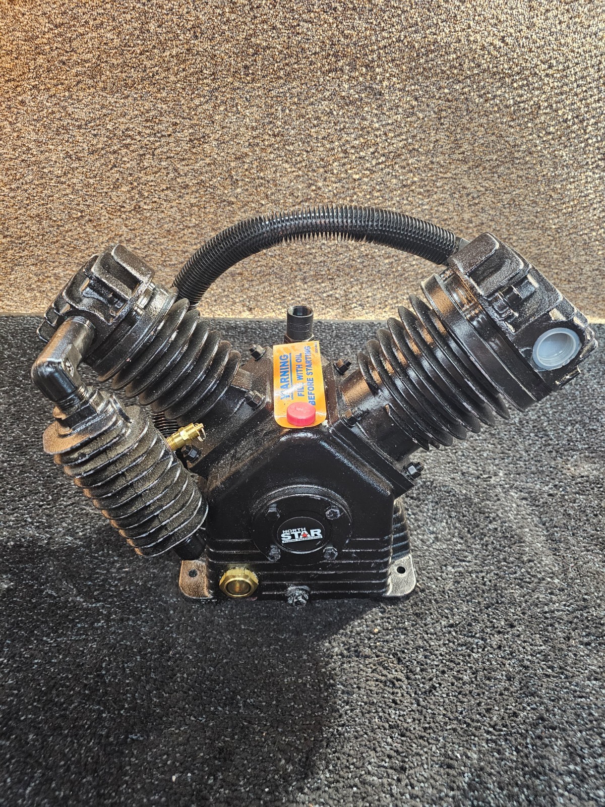 Pump, 2-stage, 2-cylinder Black