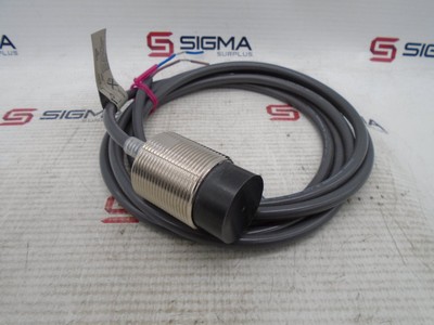 OMRON E2E-X18MY1-US SENSOR