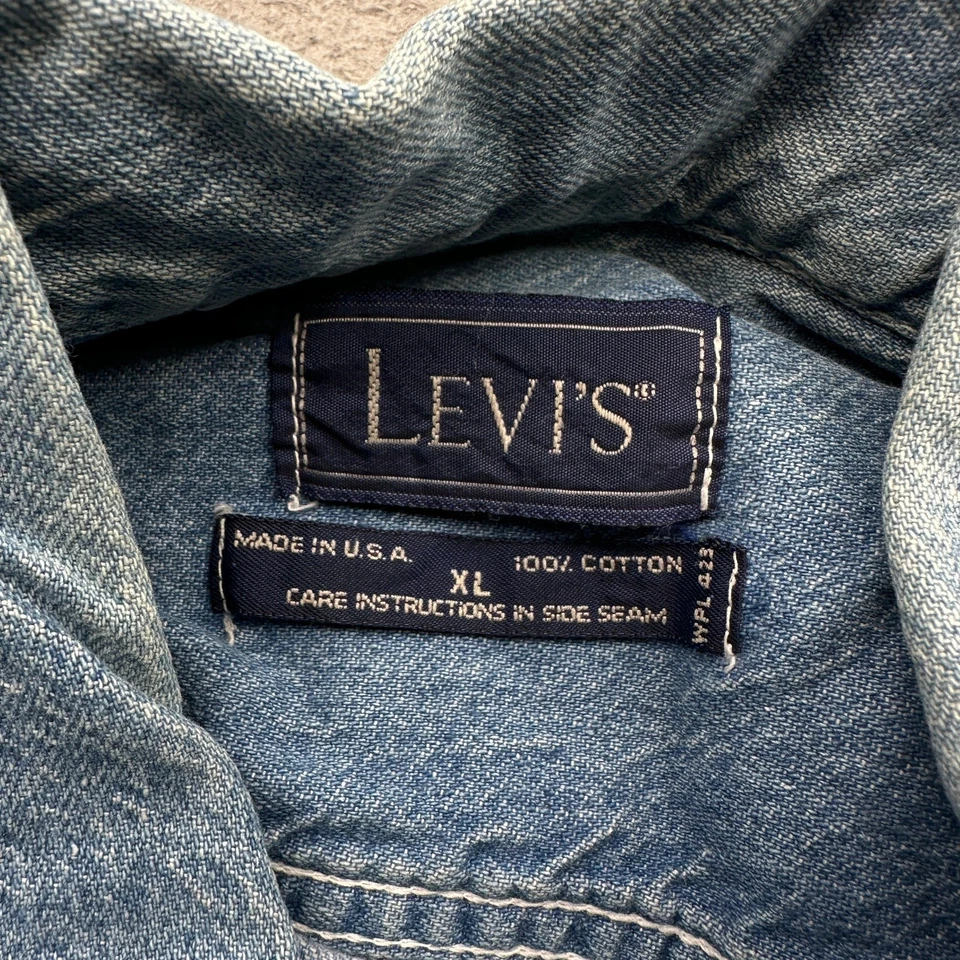 Camisa de mezclilla vintage años 80 Levis Chambray blanca con pestañas abotonadas para hombre XL manga larga Foto 2 de 4