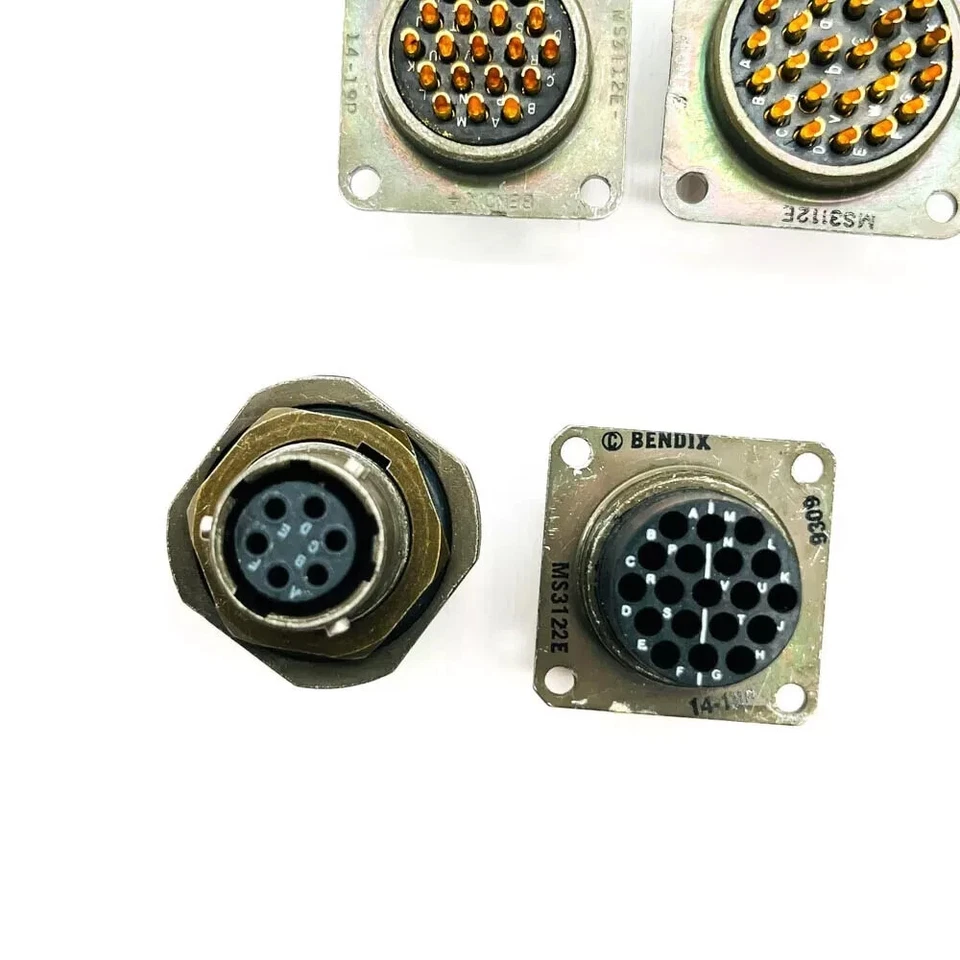 12 pcs Mixed Amphenol, Bendix ITT Circular MIL Spec Connector Receptacle Plug - Image 3 of 4