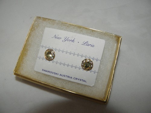 CANARY YELLOW AUSTRIAN CRYSTAL EARRINGS STUDS W/POSTS GOLD TONE NEW - Picture 2 of 6