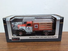 1/50 Spec Cast International Harvester Stake Truck