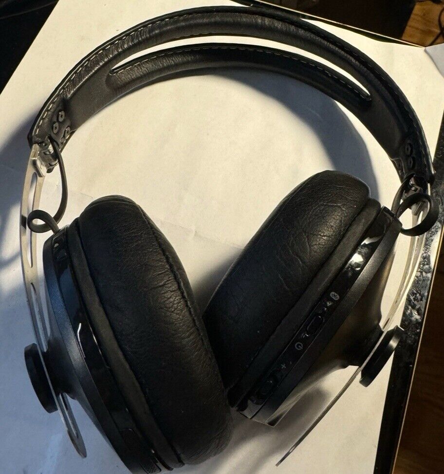 Sennheiser Momentum M2 AEBT Noise Canceling Bluetooth Sennheiser Momentum M2 AEBT Noise Canceling Bluetooth