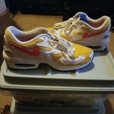 nike air max2 light university gold