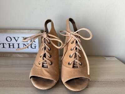 DVF Diane Von Furstenberg Women sz 9 beige suede lace peeptoe