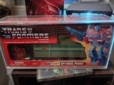 Optimus Prime Transformers G1 Authentic Reissue 2002 with acrylic Box