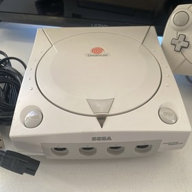 Sega Dreamcast Complete Bundle - Console, Controller And Cords Clean Tested - 2