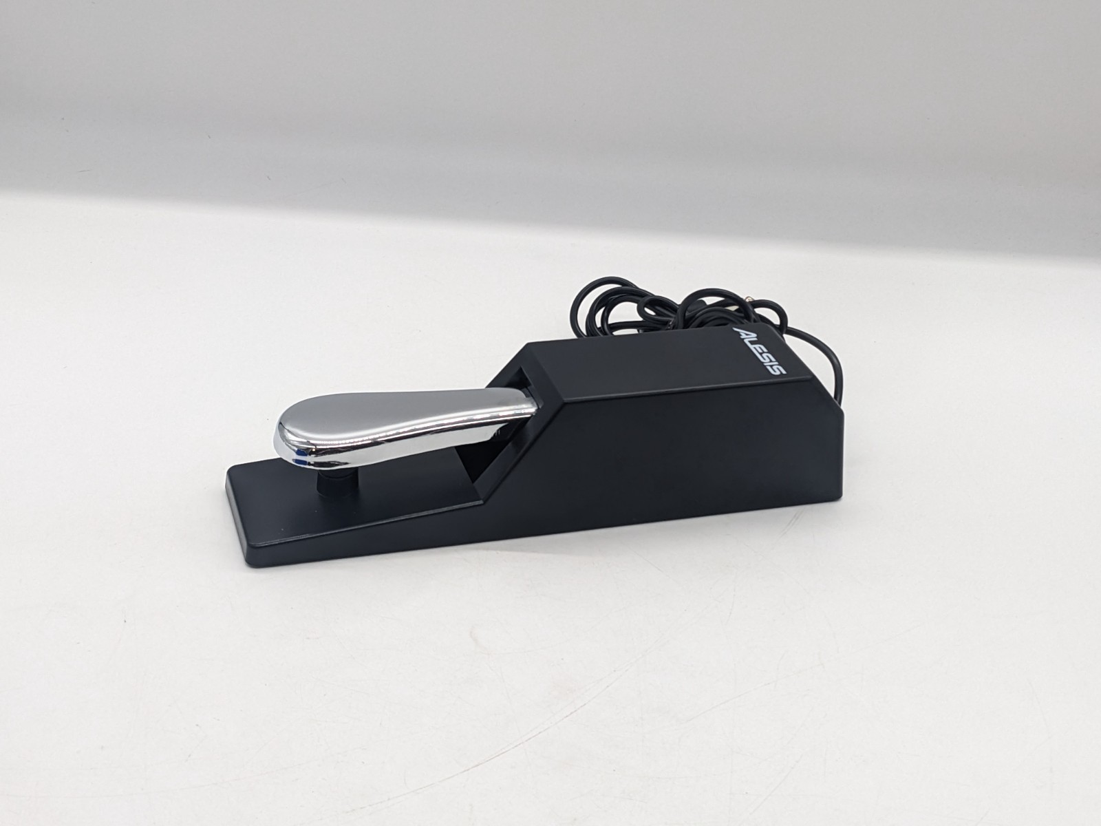 Alesis ASP-2 universal keyboard sustain pedal for synth digital pianos keyboard