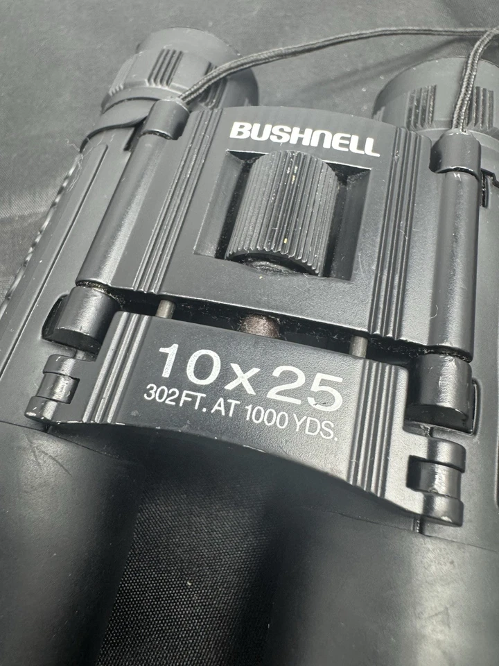 Bushnell 10x25 Dcf 304 Feet Thousand Yards Binoculars And Case - Image 2 of 4