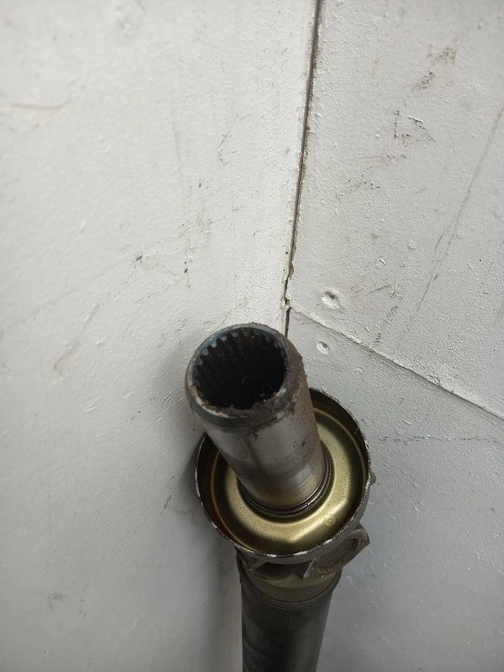 01-05 LEXUS IS300 3.0L REAR DRIVE SHAFT AUTOMATIC TRANSMISSION Foto 2 de 4