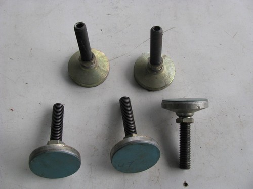Swivel leveling jacks/with turcite