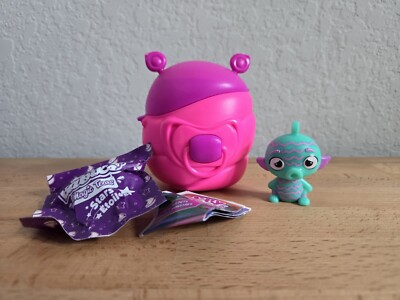 Cry Babies - Monster Pets - JOE Squishy 2'' Collectible Figure - Magic Tears