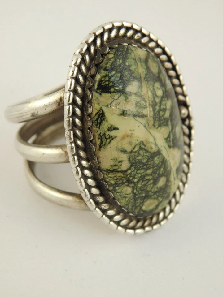ANILLO PIEDRA CERÁMICA PLATA ESTERLINA VERDE JASPEADO TALLA 13 BANDA DIVIDIDA ARTESANO Foto 2 de 4