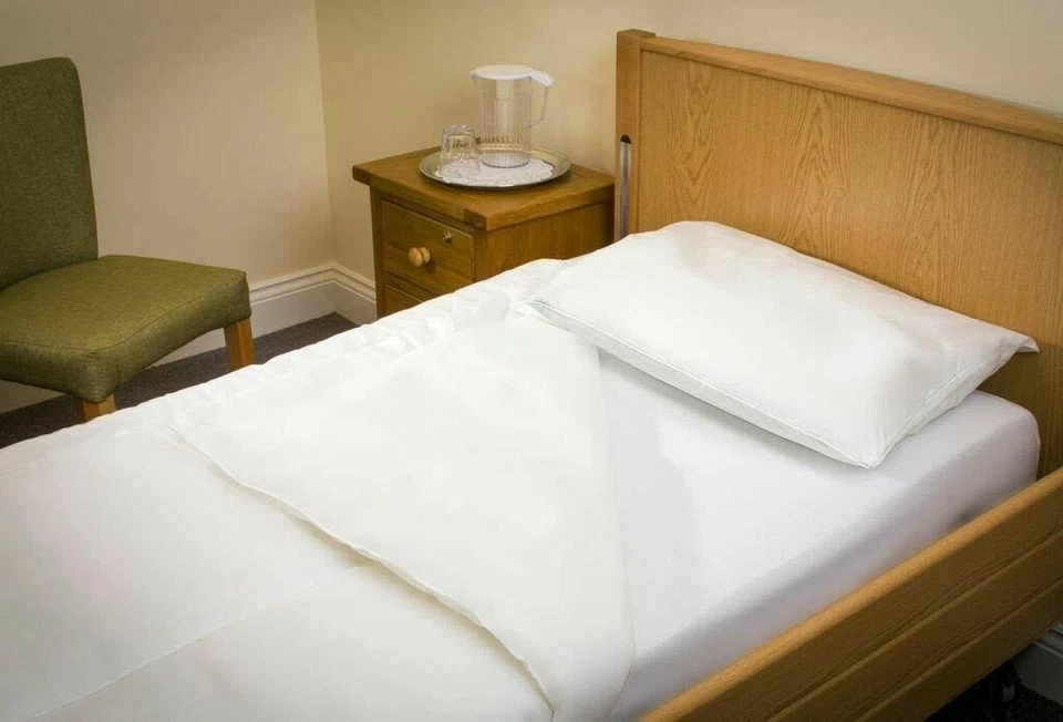 MRSA Resistant Luxury Supersoft Wipe Clean Pillow - Image 2 of 4