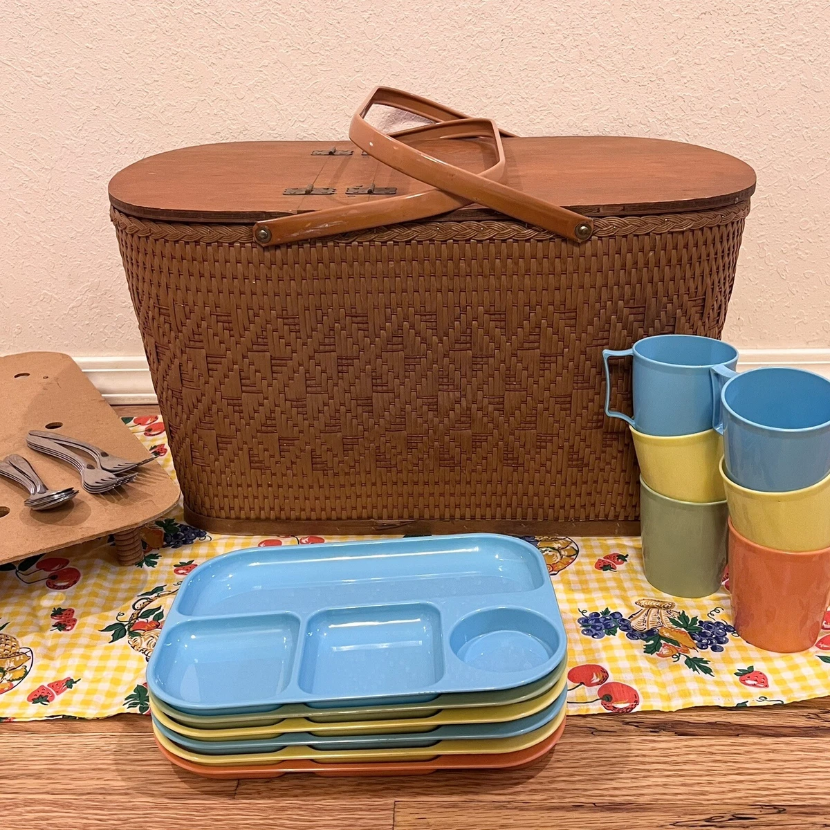 Plastic picnic blanket deals