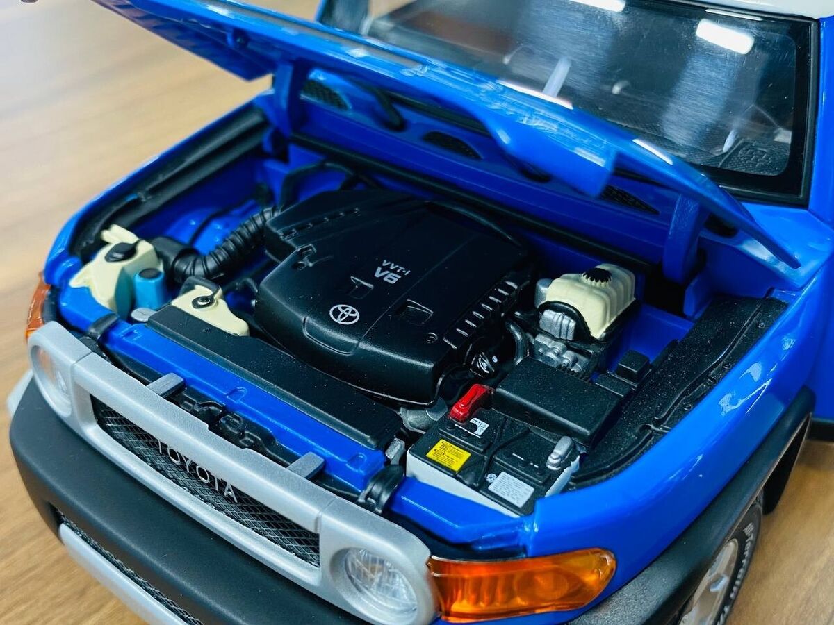1/18 Diecast Toyota FJ Cruiser Blue by AUTOart Scale Model 1/18 Diecast Toyota FJ Cruiser Blue by AUTOart Scale Model