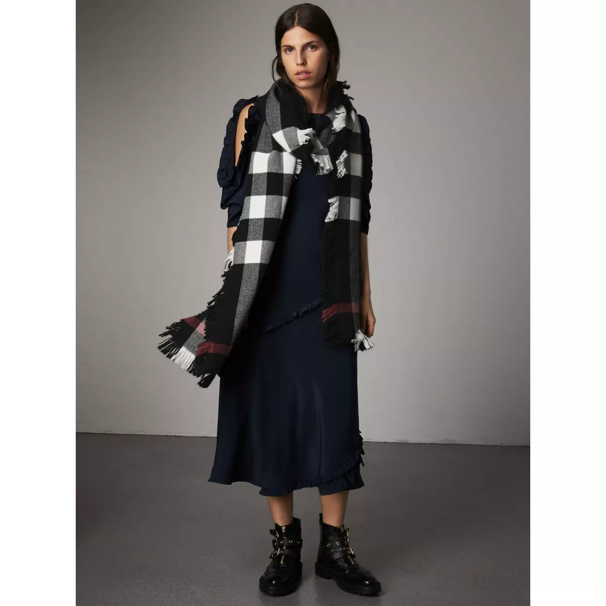 Burberry top half mega