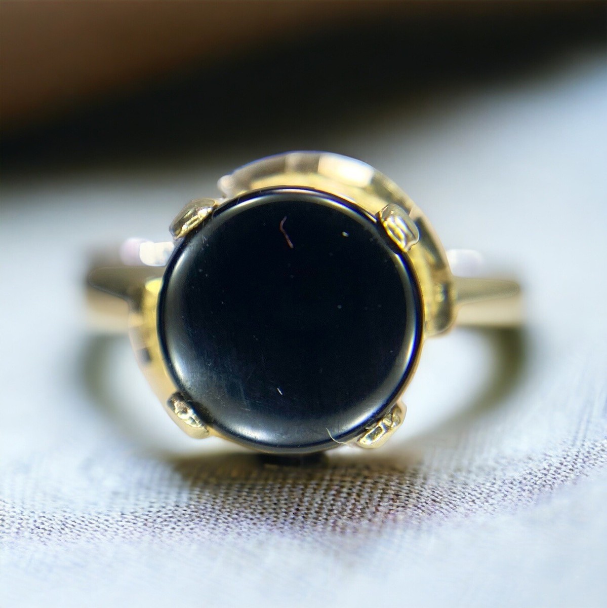 Vintage 14k Yellow Gold Round Flat Circle Black Onyx Solitaire