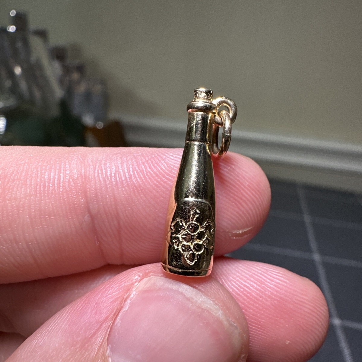 Vintage James Avery 14k Yellow Gold Wine Bottle 3D Charm