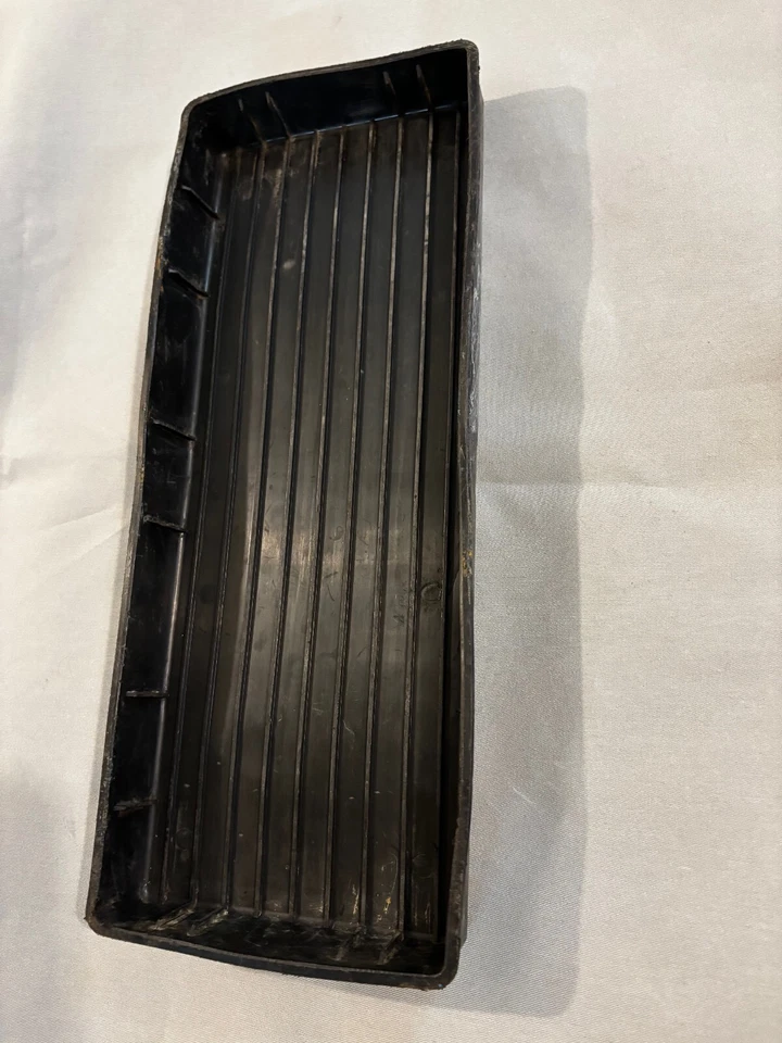 Datsun Nissan 520 410 411 Battery Tray–Approx inside dimensions 13-1/2” x 5-1/2" Foto 3 de 4