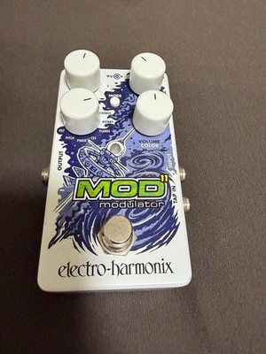 Electro-Harmonix MOD 11 Guitar Effect Pedal DEPTH RATE VOLUME