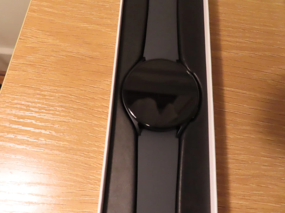 Samsung Galaxy Watch 5 44mm GPS LTE Unlocked (SM-R915) Black new condition - Image 2 of 4