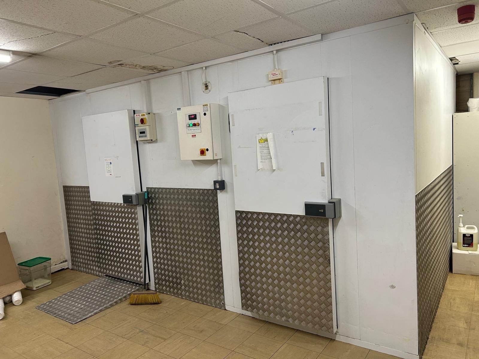 Commercial Chiller & Freezer Room
